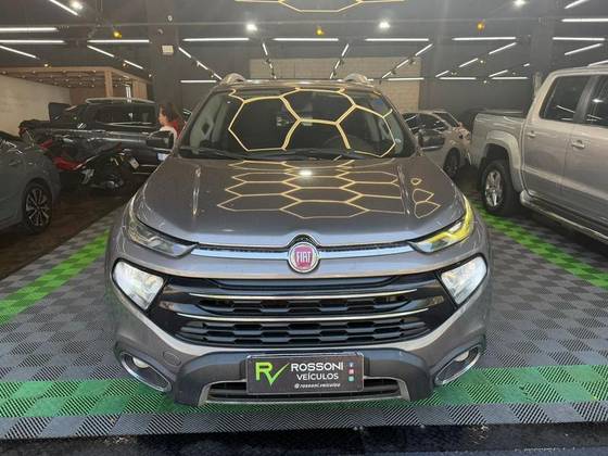 FIAT TORO 2.0 16V TURBO DIESEL VOLCANO 4WD AT9 FIAT TORO 2.0 16V TURBO DIESEL VOLCANO 4WD AT9